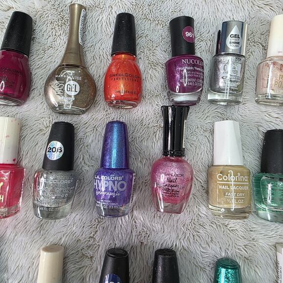 Mixed lot of Nail Polish Lot of 30 L.A. Colors, Sinful Colors, Kiss, Maybelline - Picture 10 of 16